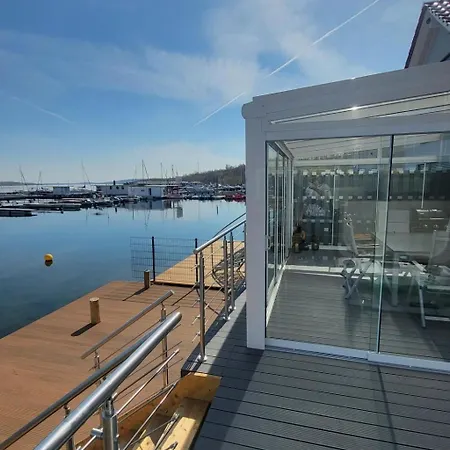 Seehaus Pippa Mit Sauna Und Whirlpool Direkt Am By Interhome Holiday home Mucheln