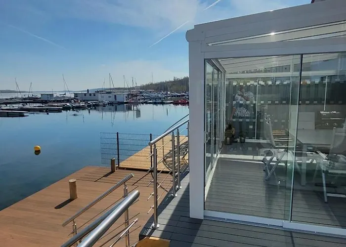 Seehaus Pippa Mit Sauna Und Whirlpool Direkt Am By Interhome Feriehus Mucheln